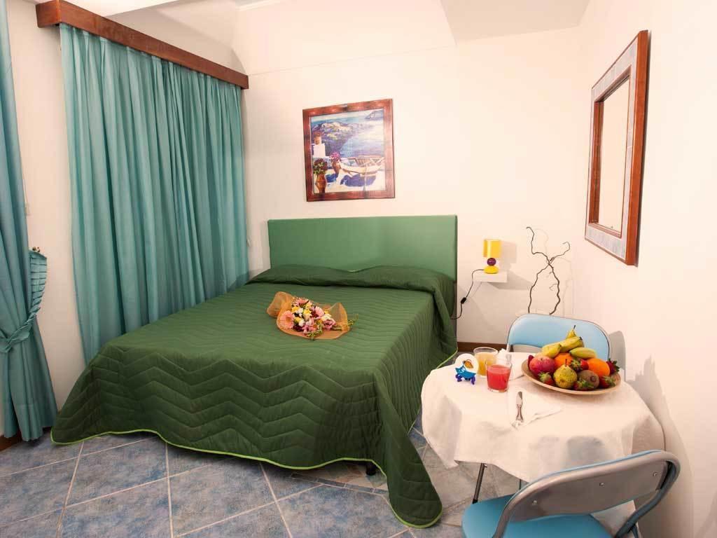 La Brezza B&B อีสเกีย ห้อง รูปภาพ